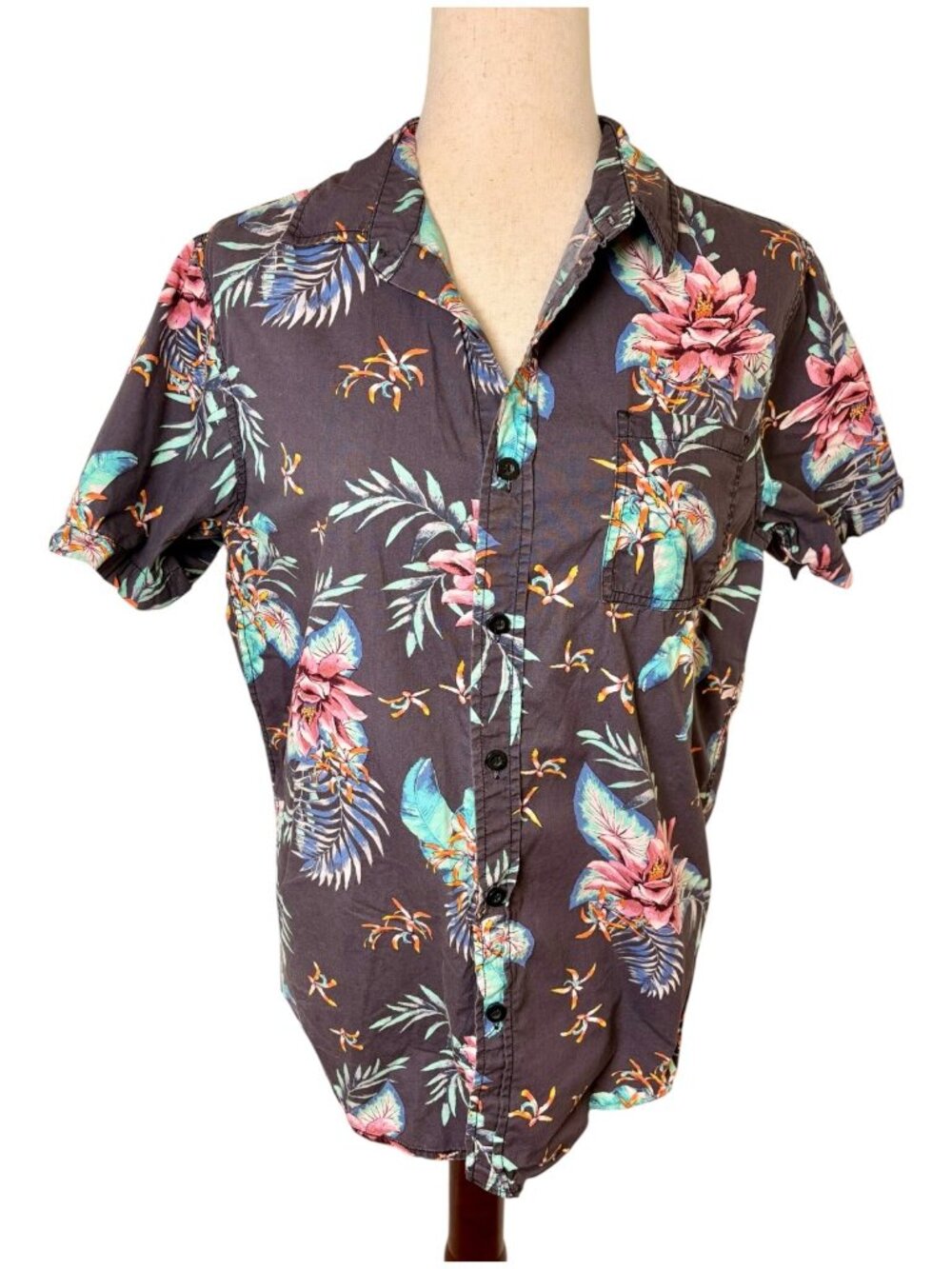 PacSun Charcoal Gray Tropical Floral Short Sleeve Button-Up Shirt Small